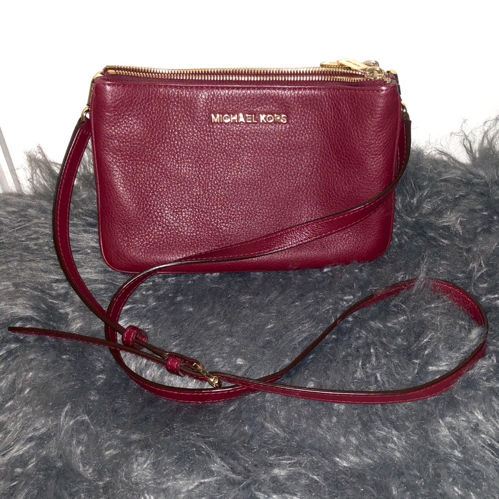 *GOING TO CONSIGNMENT THURS* Michael Kors Purse